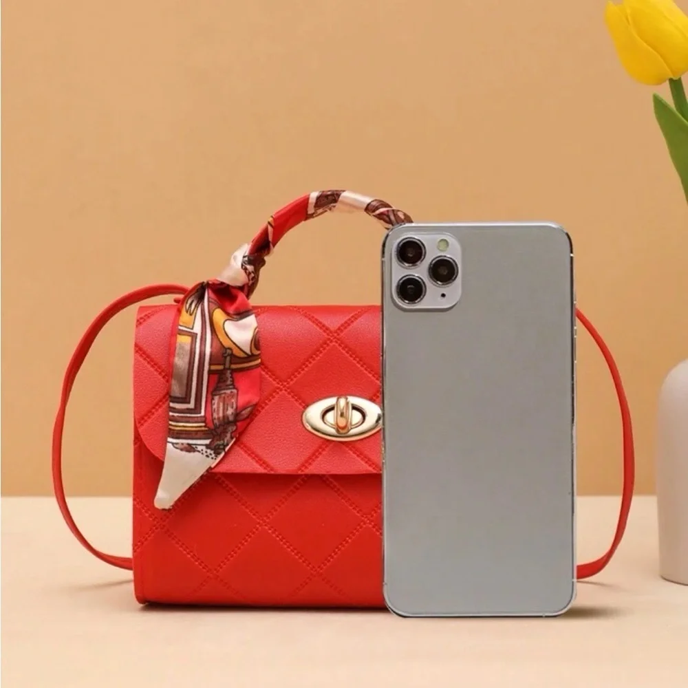 ⚠️Clearance Red Quilted Mini Crossbody Handbag - Picture 4 of 6